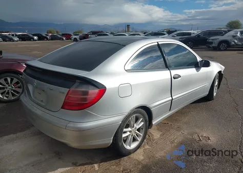 2002 Mercedes-Benz C 230 z USA, uszkodzony, nr VIN WDBRN47J22A267179